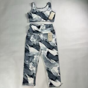 Women’s 2 Pieces Capri Set Sports Bra Leggings Gray Abstract Print NWT One Size